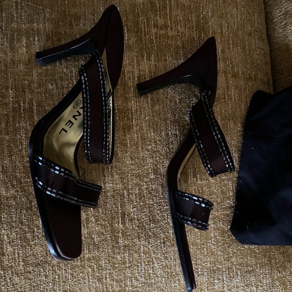 AUTHENTIC CHANEL SATIN SANDALS - Picture 5 of 7
